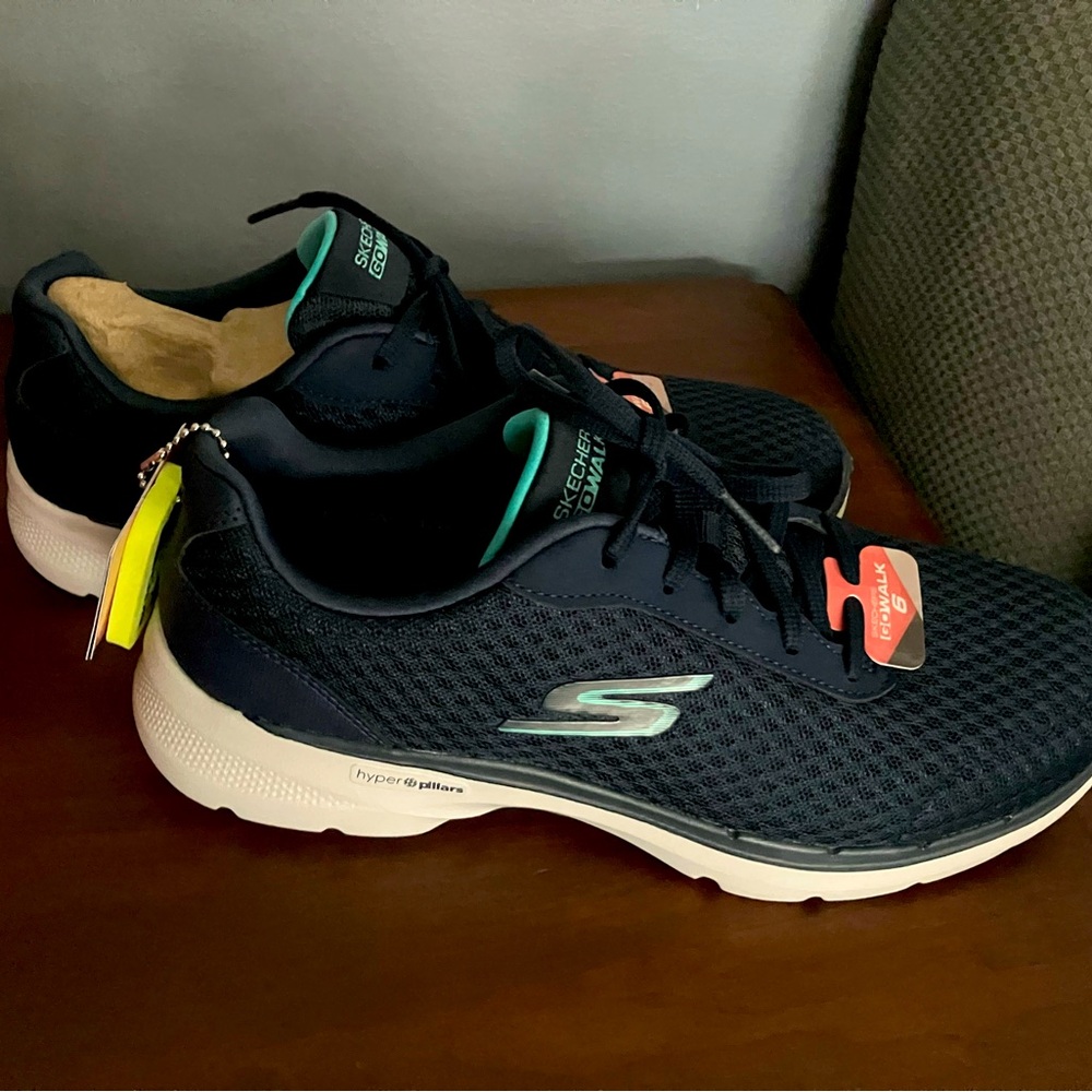 New! Skechers GoWalk iconic vision athletic shoes navy 9.5B